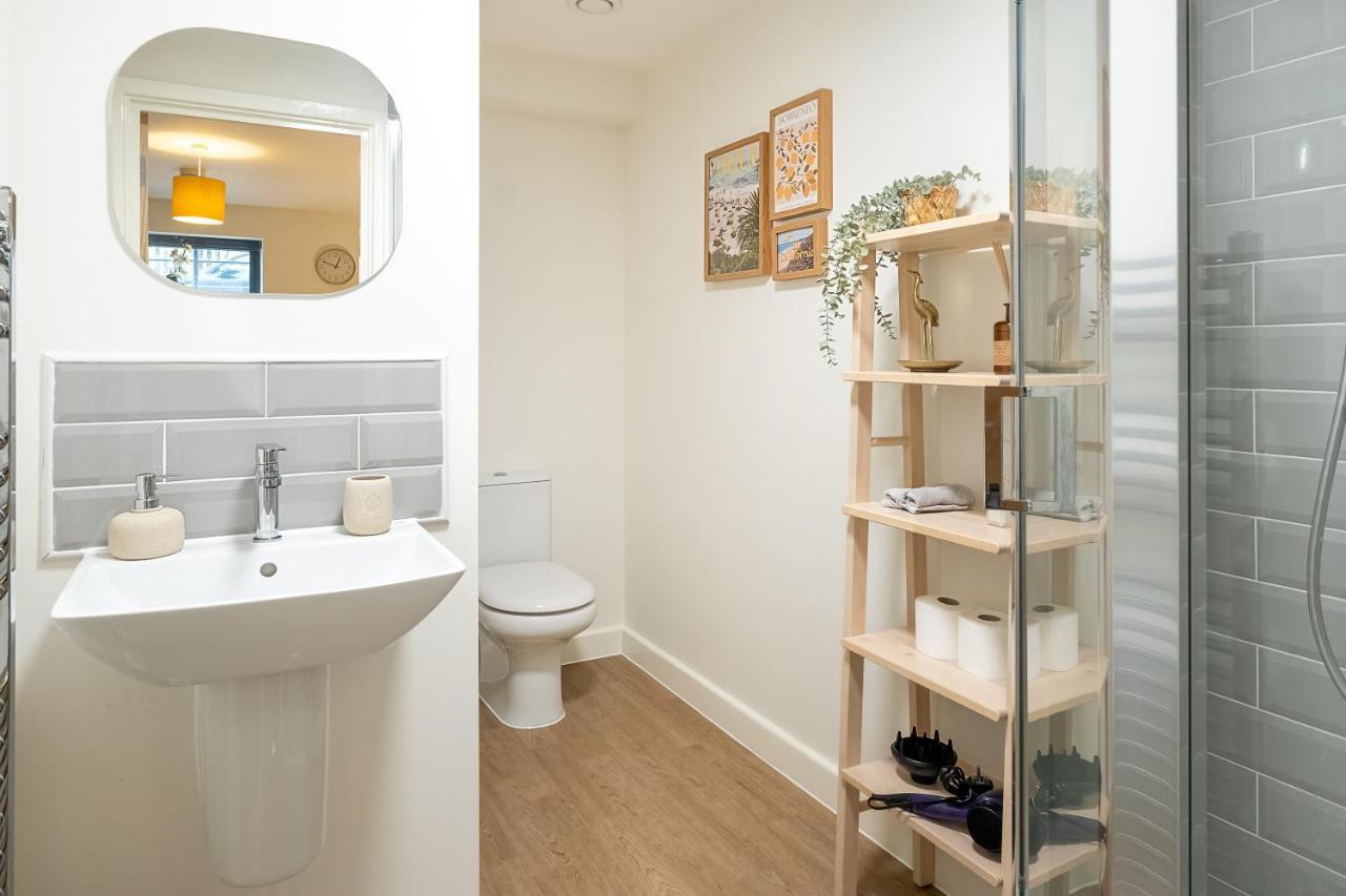 Akugi Homes: Modern Serviced Accommodation for All Luton  Exterior photo